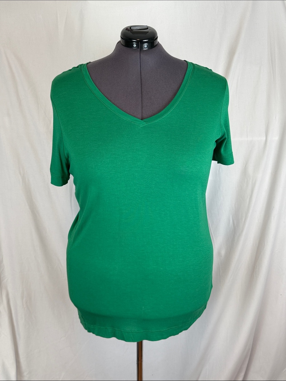 Women's The Slouch Tee by Next Short Sleeved V-Neck Tee Green NWT Size 20